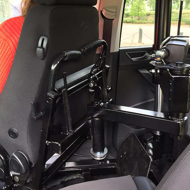 Weersink rolstoelauto meerijden rolstoellift meenemen in rolstoel draaihefstoel autoaanpassing